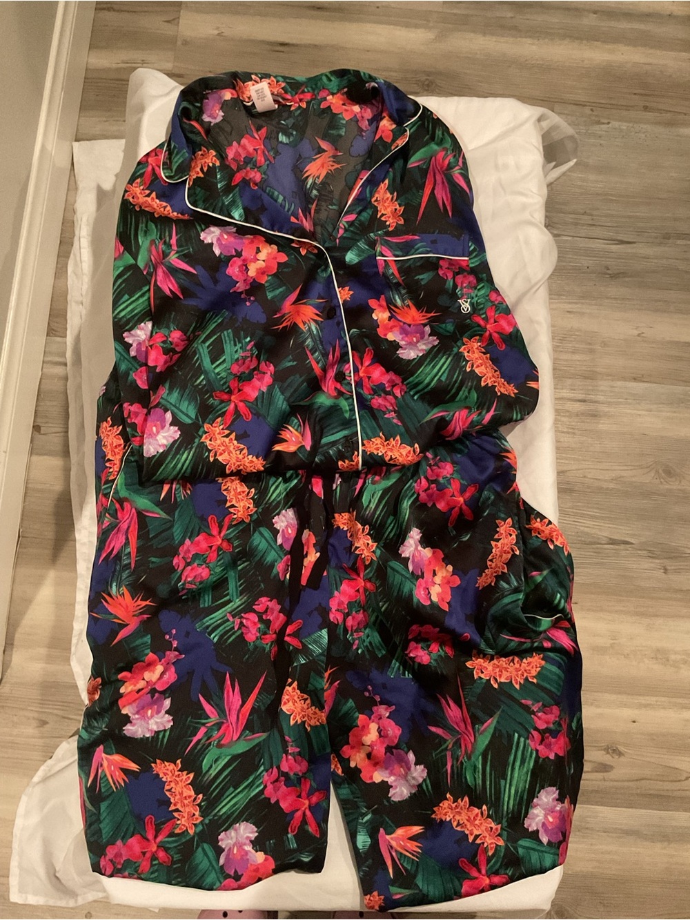 Victoria's Secret Black Tropical Floral Satin Pajama Set